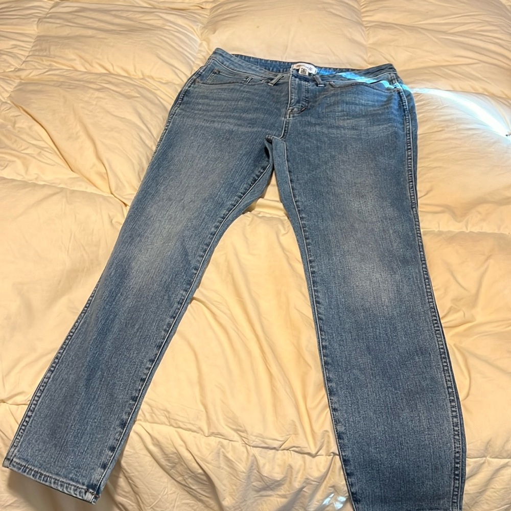 Madewell 10 “ high-rise skinny w/magic pockets. Women’s size 14W. New with tags.